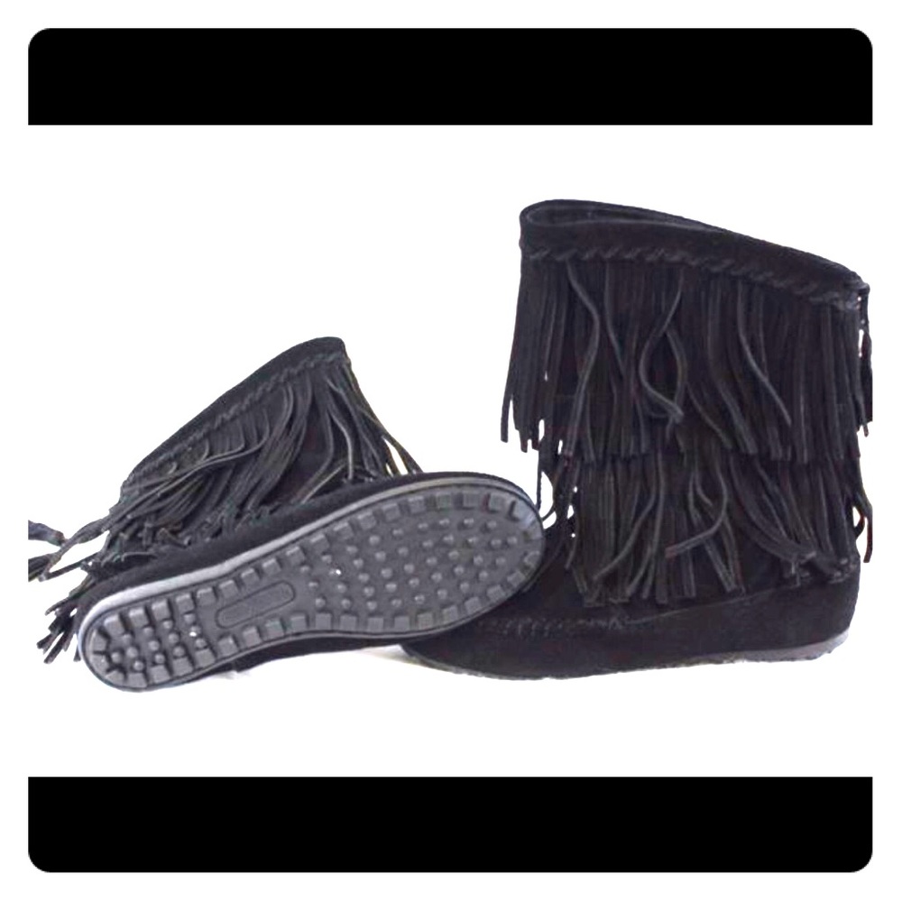 Minnetonka boots can fit 8 or 8.5!